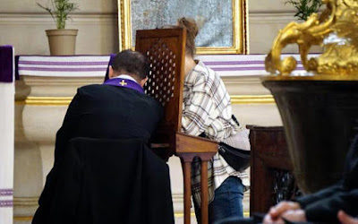 Kościół świętości i tradycji trwania w wyższości i zakłamani